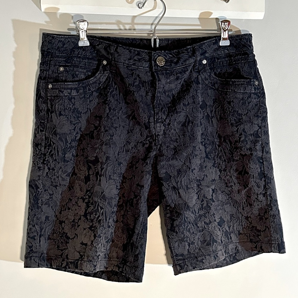 SIMPLY VERA FLOWER PATTERNED SHORTS